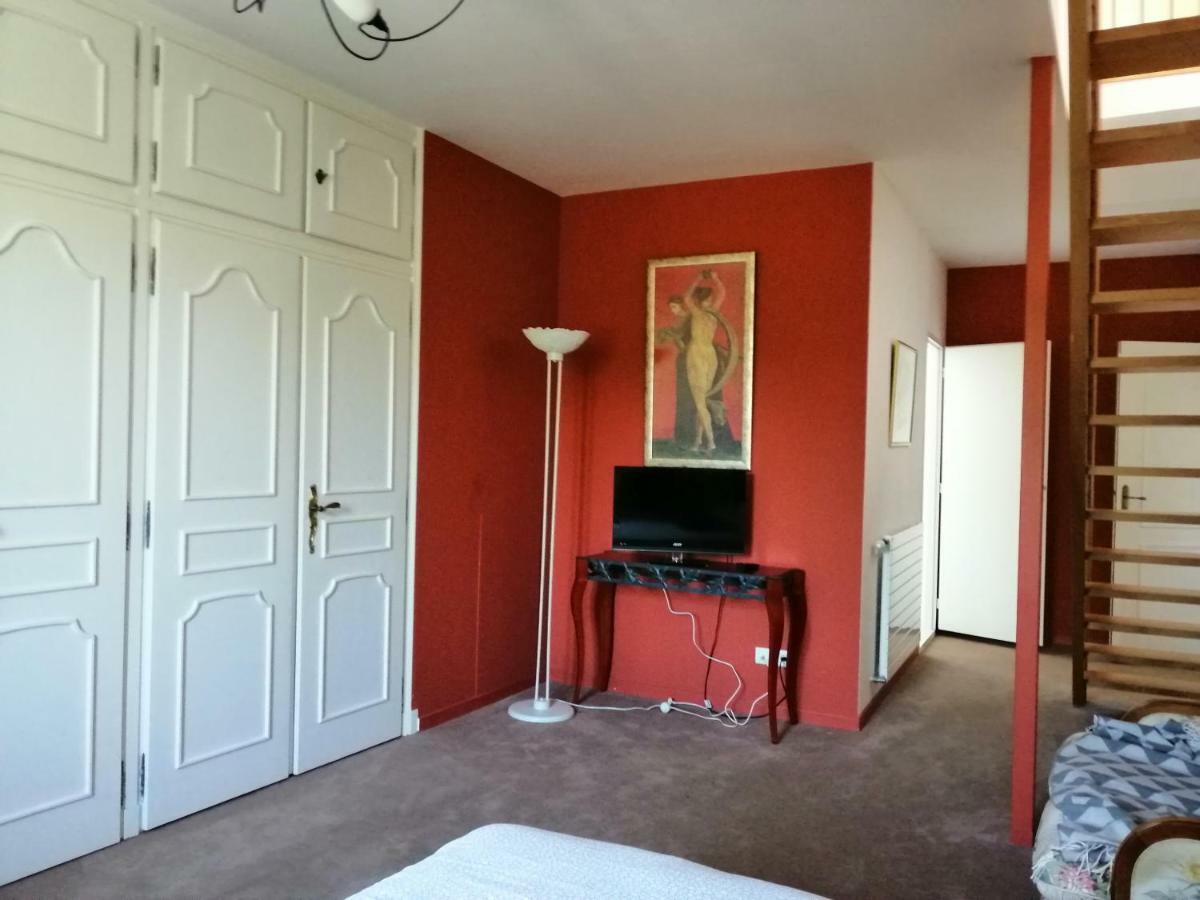 Chambres D'Hotes Le Cedre Bleu Saint-Lattier Exterior foto